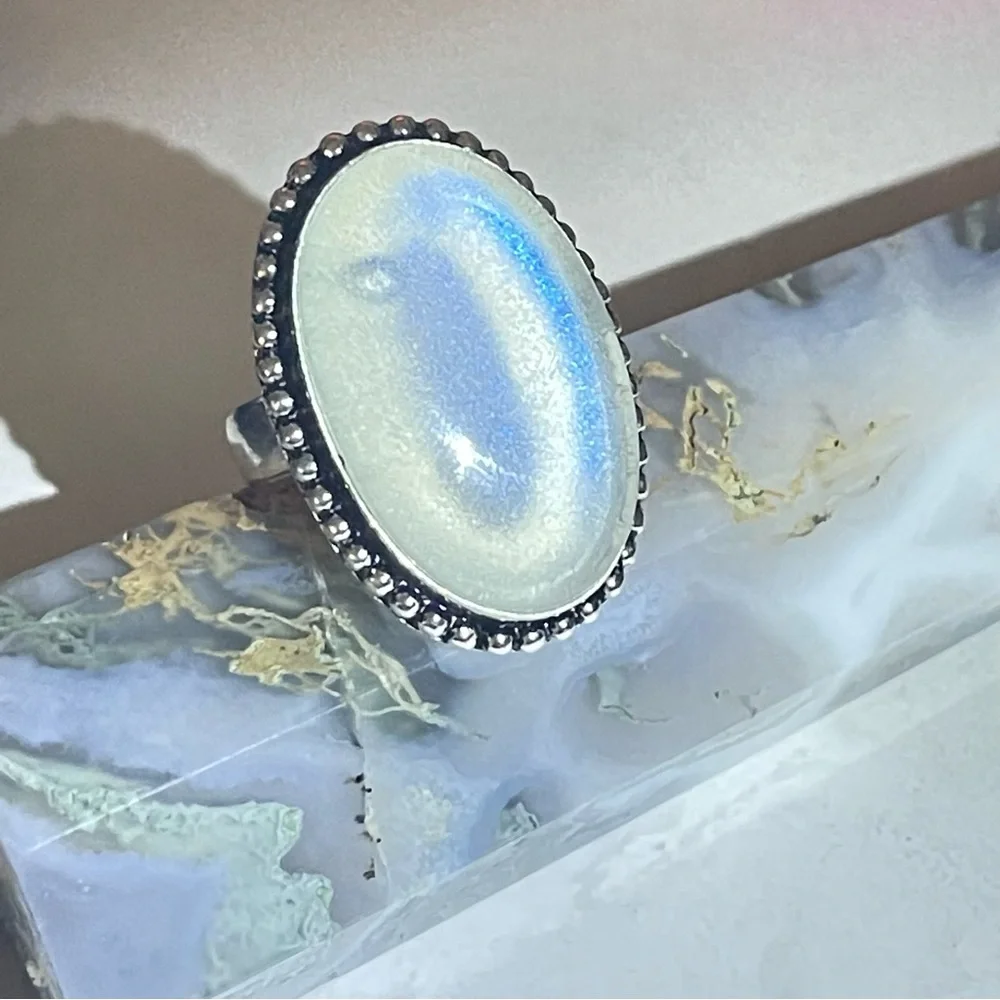 New Artisan Rare Natural Moonstone 925 Sterling Silver Oval Beaded Bezel Ring